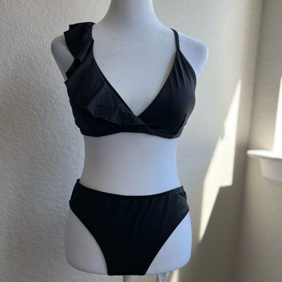 Kenneth Cole Reaction Black Classic Bikini - Picture 1 of 7